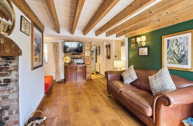 Host & Stay | Romney Cottage