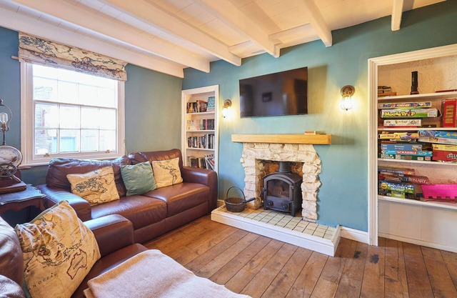 Host & Stay | Ship's Bell