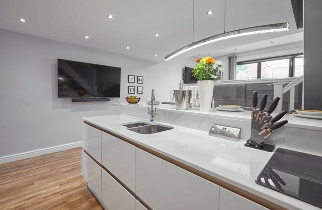 Host Stay The Old Jail Barber s Shop