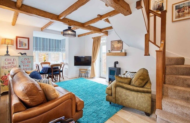 Host & Stay | The Snug