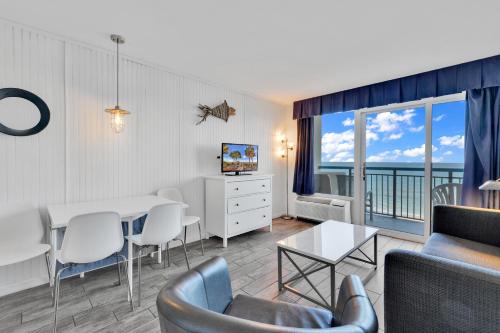 Hosteeva Boardwalk Ocean-front Condo