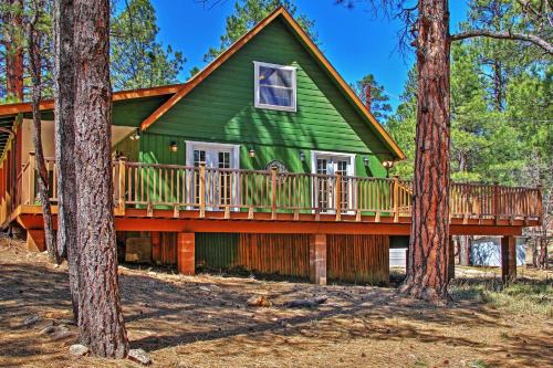 Hot Tub and Deck Secluded Happy Jack Cabin