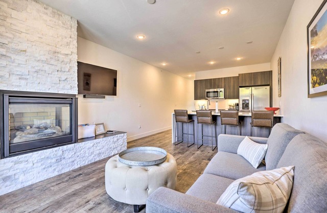 Hot Tub & Balcony: Riverfront Silverthorne Condo!