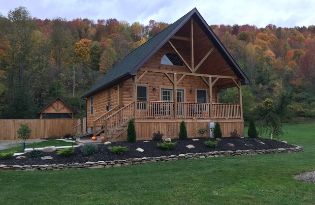Hot Tub Cabin at Rough and Ready