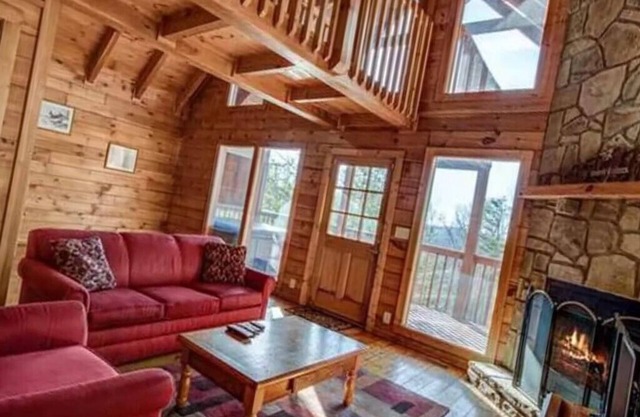 Hot tub cabin in the Smokies.
