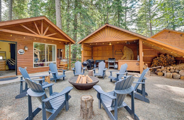 Hot Tub, Deck & Game Room: Cle Elum Cabin!
