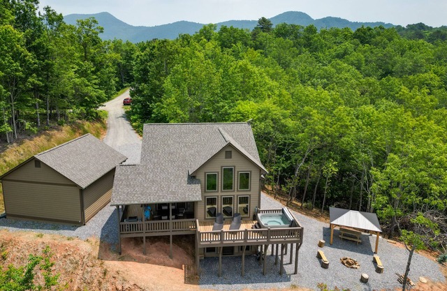 Hot Tub & Fire Pit: Blue Ridge Mtn Cabin!