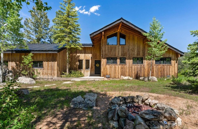 Hot Tub, Incredible Deck/Views, Pet Friendly, Family Retreat!