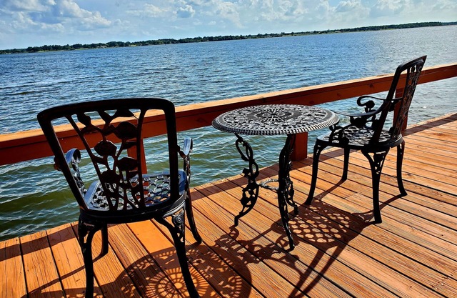 Hot Tub, Kayaks, Underwater Fishing Light! Luxurious Pitch-n-Skip Hideaway!