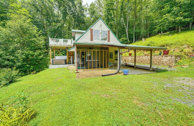 Hot Tub + Pet Friendly: Quiet French Creek Getaway