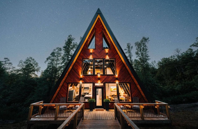 Hot Tub | Romantic 3 Story A-frame | Firepit |Pets