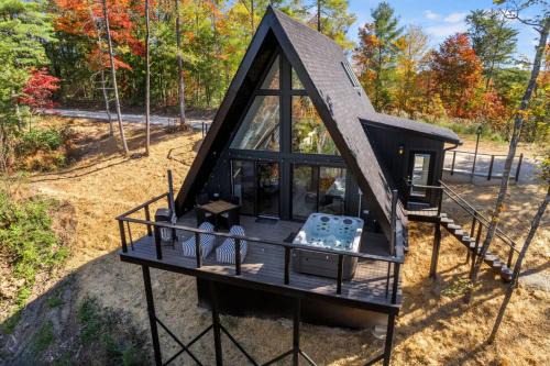 Hot-Tub Sauna Cold Plunge - Evergreen Escape