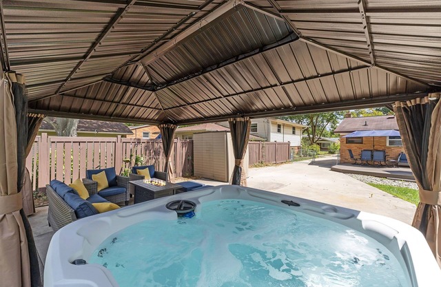 Hot Tub | Sauna | Fire Pit | Outdoor Living | Elegant Ranch