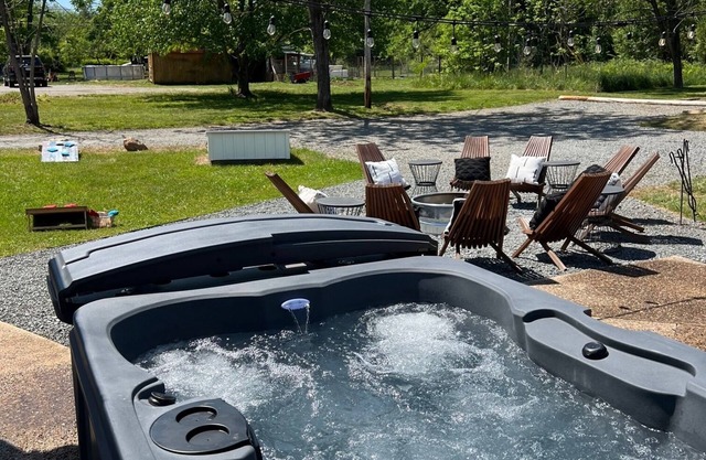Hot Tub! Short walk to Three Notch'd - Charming Mid-Century Modern Cottage!