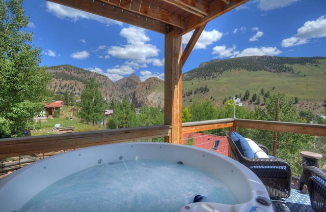 Hot Tub, Unparallel Views, Dogs Welcome, Walk to Downtown Creede