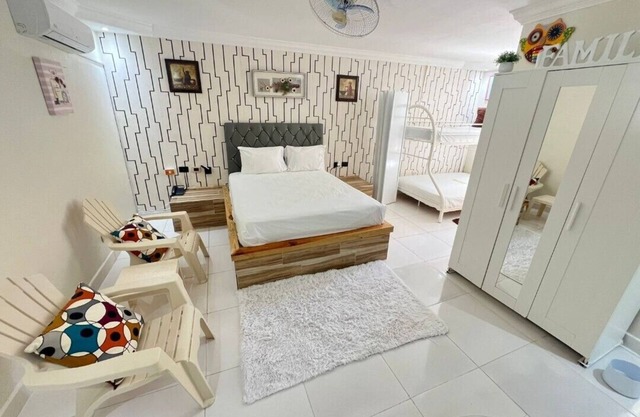 Hotel 1325