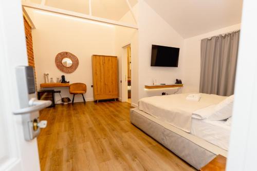 Hotel 5 HILLS DRAGASANI