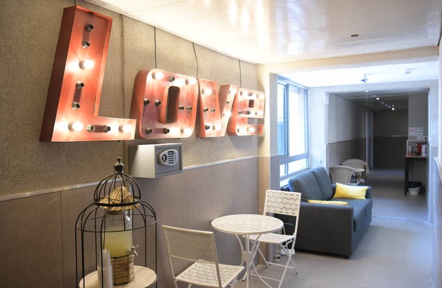 Amdar Hotel Hostel 
