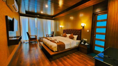 Hotel Aerovista - Best Selling Centrally Heated Hotel Near Mall Road Manali