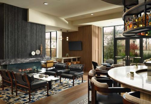 Hotel Centro Sonoma Wine Country, Tapestry Collection Hilton