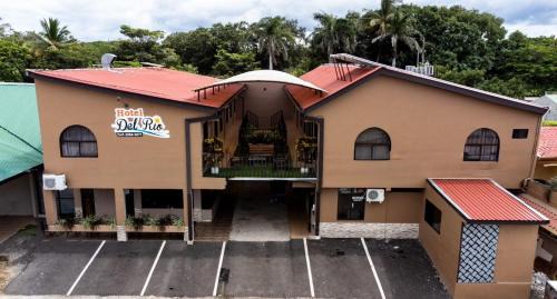 HOTEL DEL RiO