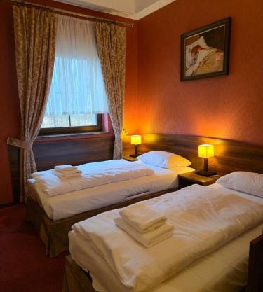 Hotel Dworski Galaktyczny Park