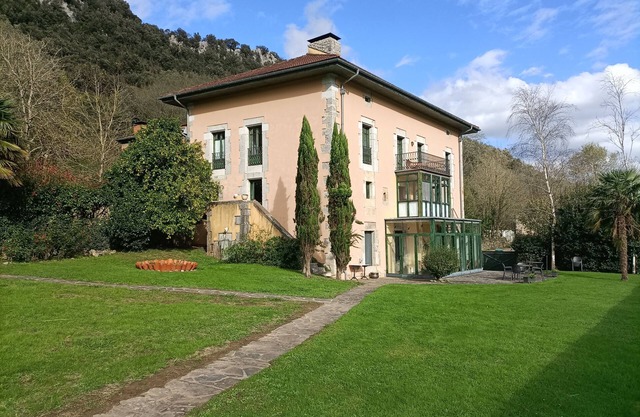 Hotel Boutique Villa De Palacios, una Casa de Ensueño en un Entorno Inigualable