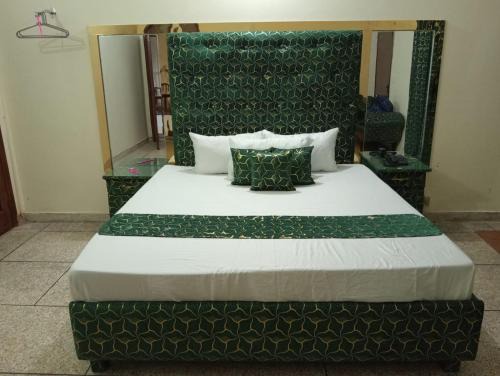 Hotel Four Season