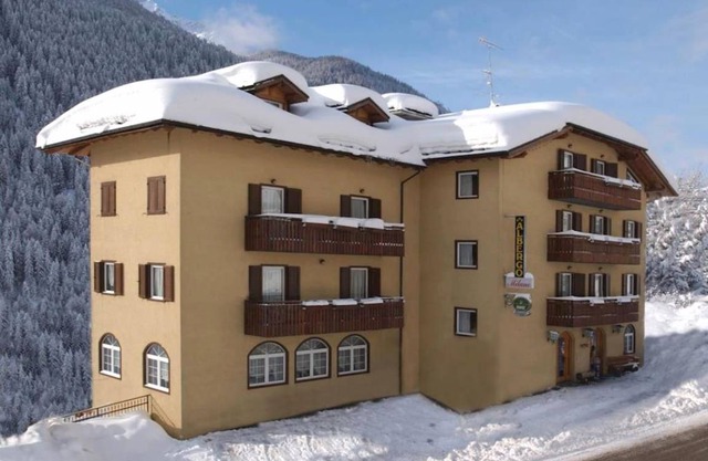 Hotel ∙ Hotel Milano - INCL. LIFT PASS Double room/2 addl. beds, shower/wc, BB