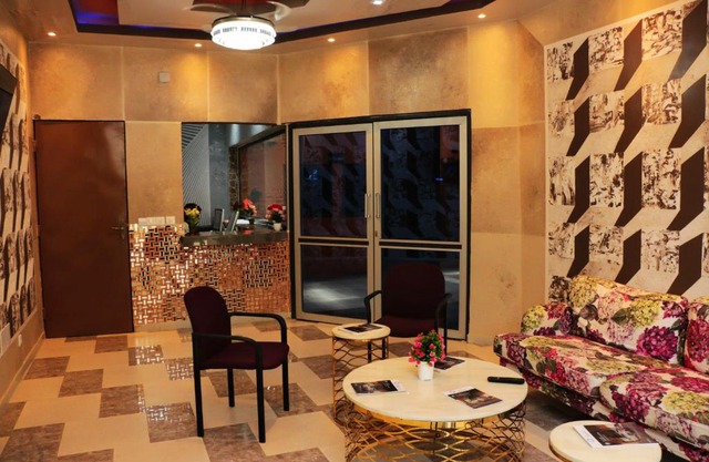 HOTEL LAVAL