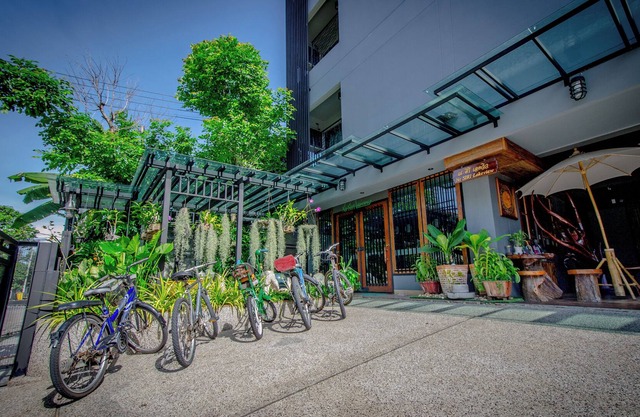 Hotel Near BKK airport, Family friendly, Good View & Quite Place, Nice & Clean.