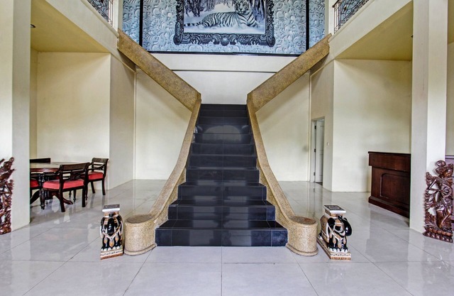 Hotel O Ayu Bypass MansionNearBundaran Gerung