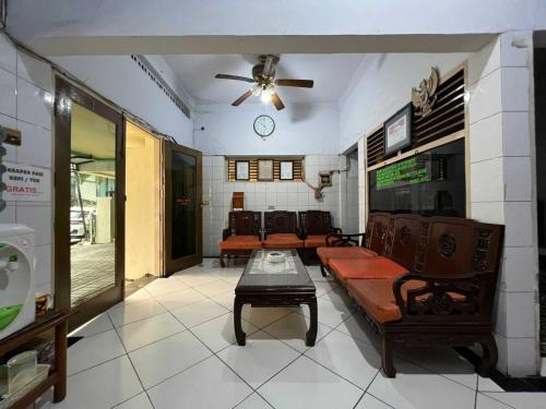 Hotel O Kost Gowa Near Gowa