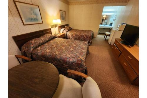 Hotel O Relax Inn Lewisburg near I-64