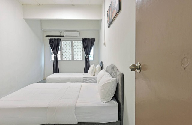 Hotel O S Homestay