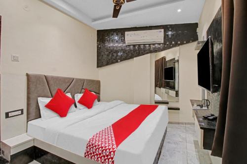 Hotel O S R Guest House