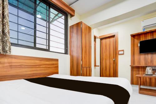 Hotel O Surbhi Inn Ambli Road Railway station