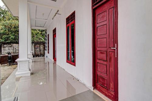 Hotel O Wisma Cendana Syariah Near PASAR FLAMBOYAN