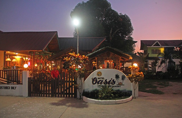 Hotel Oasis Port Barton