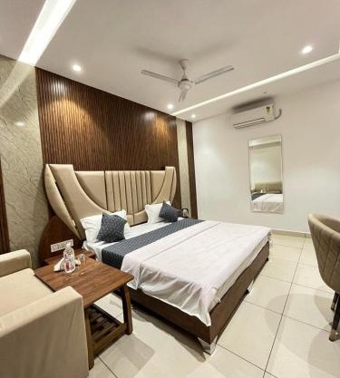 Hotel platinum inn