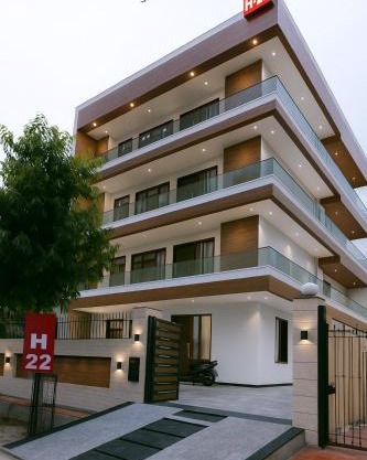 Hotel Quadis - Noida sec 51