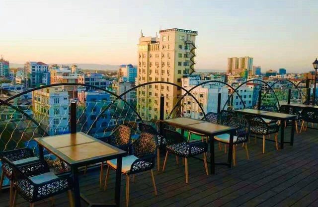 Hotel Queen Mandalay