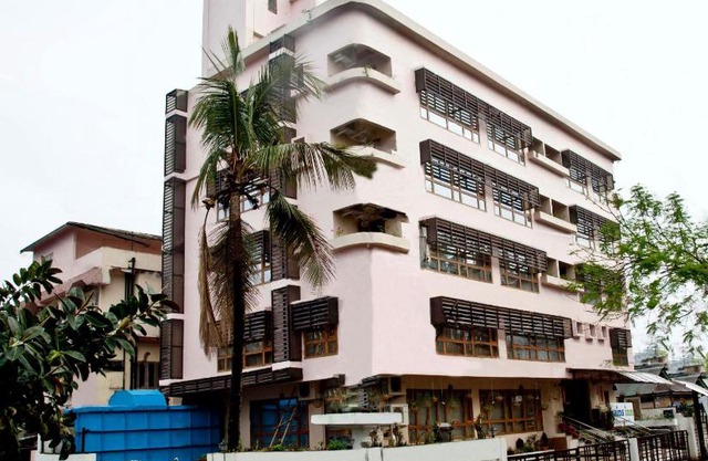 Hotel Rains Inn
