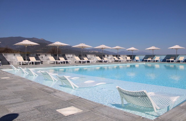 hotel residence between sea and mountains, ideal for families.