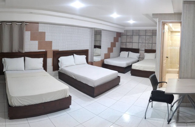 HOTEL SAN THOMAS INN