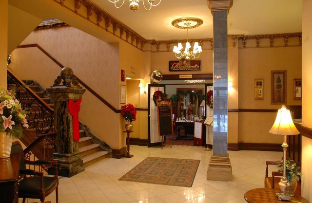 Hotel Senator