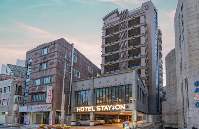 Hotel STAY:ON