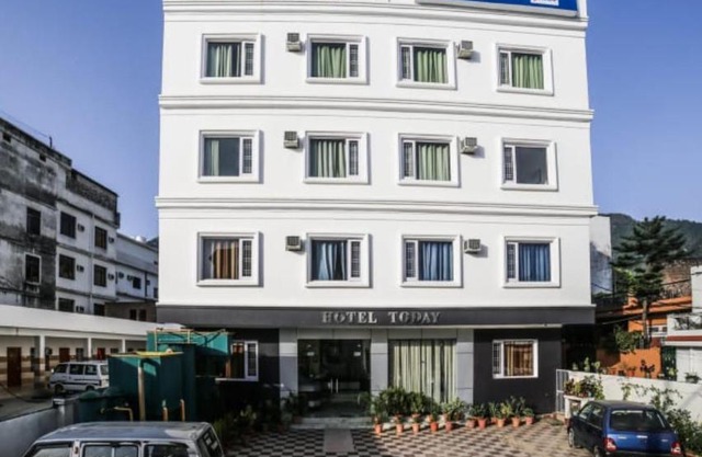 Hotel Today, Katra