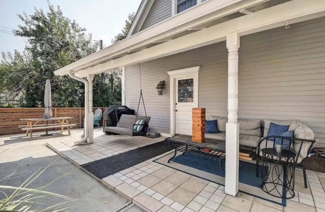 HotTub~5 Min to Mass Ave~Spacious for Groups~Indianapolis