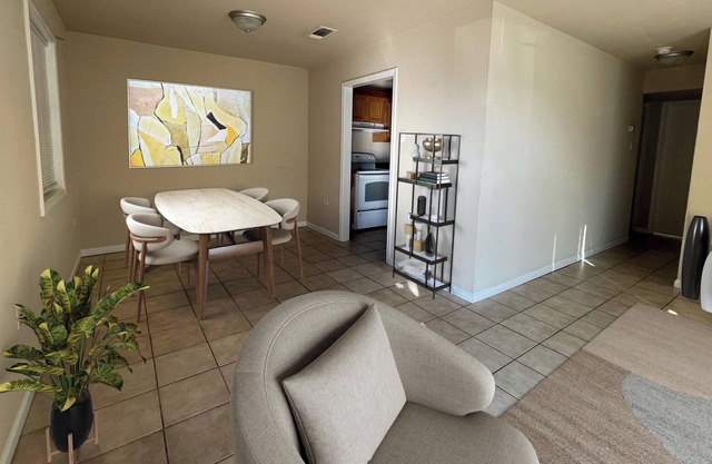 Houma yabba dabba doo! Apartment